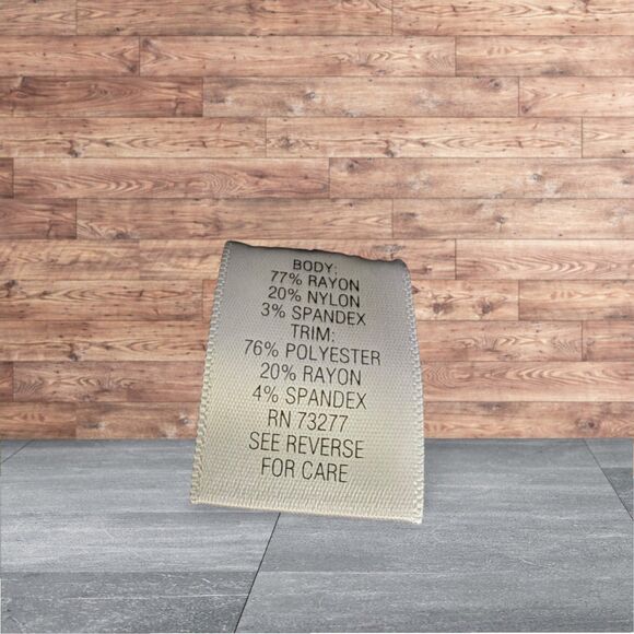 WOMENS VERA WANG CAPRI DRESS PANTS SZ 6 - Picture 2 of 5